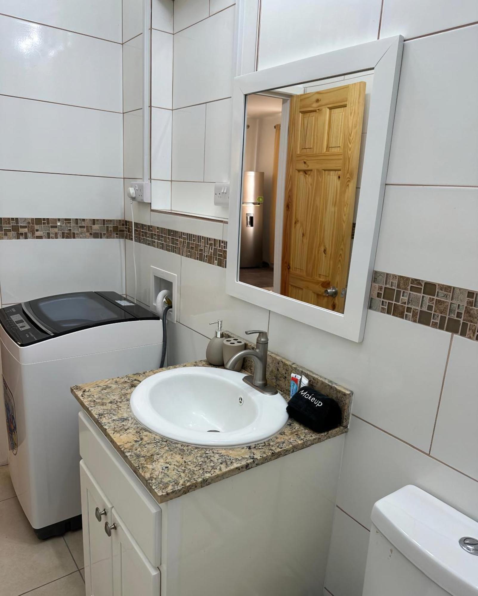 Eldorado Guesthouse & Car Rental Roseau Pokoj fotografie